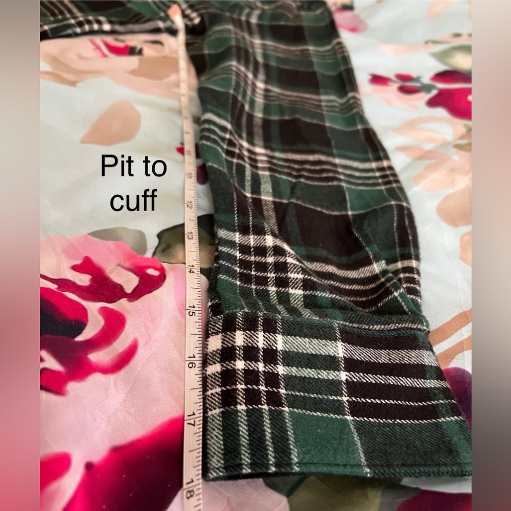 Weekends Everyday Women’s Green & Black Flannel Crop Top - Picture 9 of 9